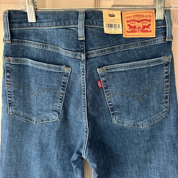 NWT Levi 724 High Rise Slim Straight Blue Jeans SZ 29X32 - Picture 5 of 9